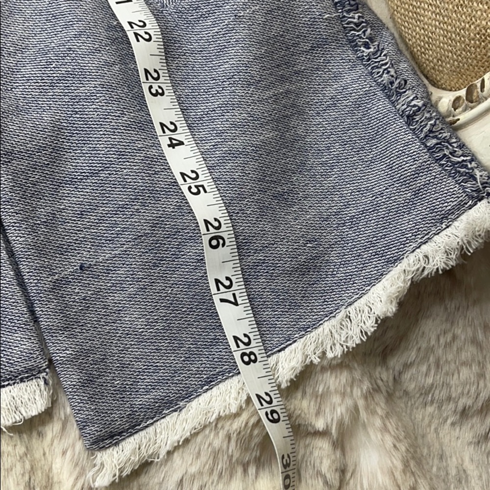 DREW•VEST - Picture 5 of 11